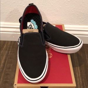 Vans Comfycush slip on-NWT